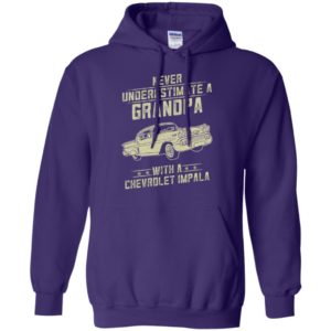 Chevrolet impala lover gift – never underestimate a grandpa old man with vintage awesome cars hoodie