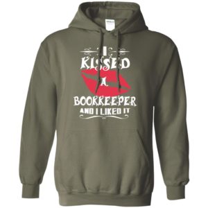 I kissed bookkeeper and i like it – lovely couple gift ideas valentine’s day anniversary ideas hoodie